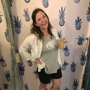 Meet your Posher, Laura